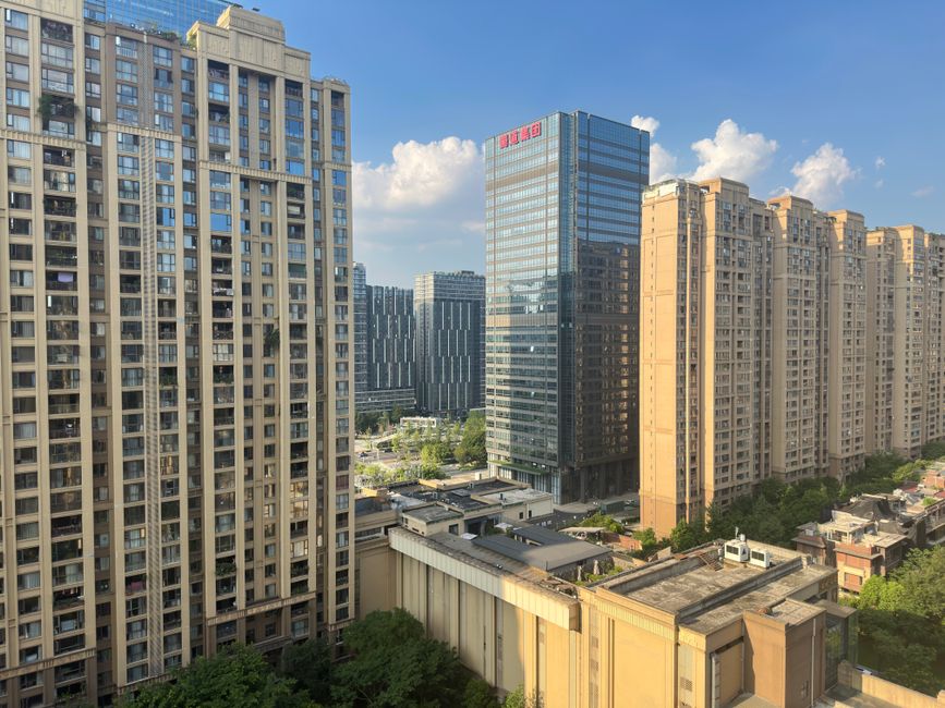 成都双流区阳台地砖翻新要不要重做防水？排水坡度不能忽略吗？
