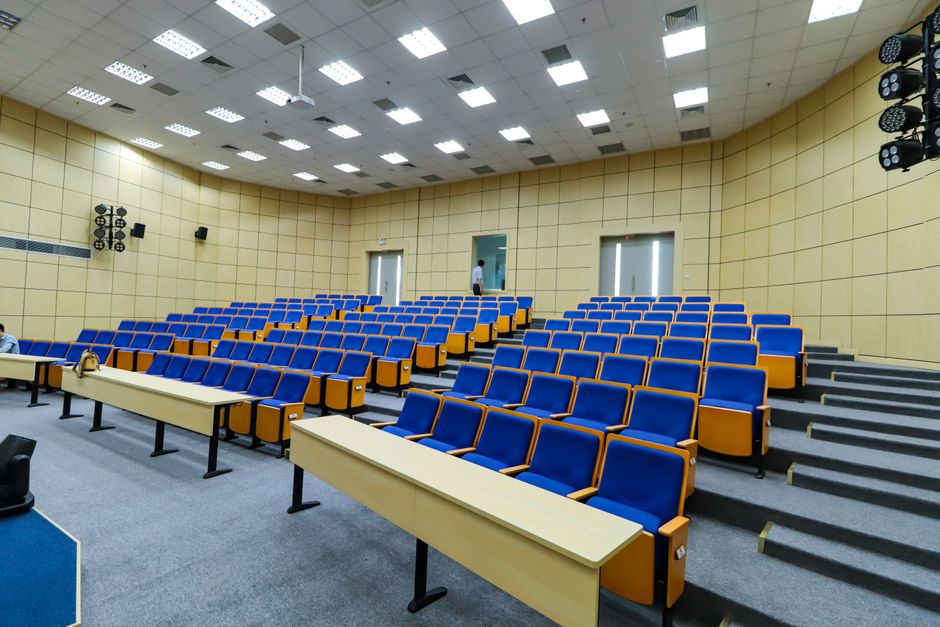 成都新都区会议室工装隔音吊顶怎么做？成本高不高效果好吗？