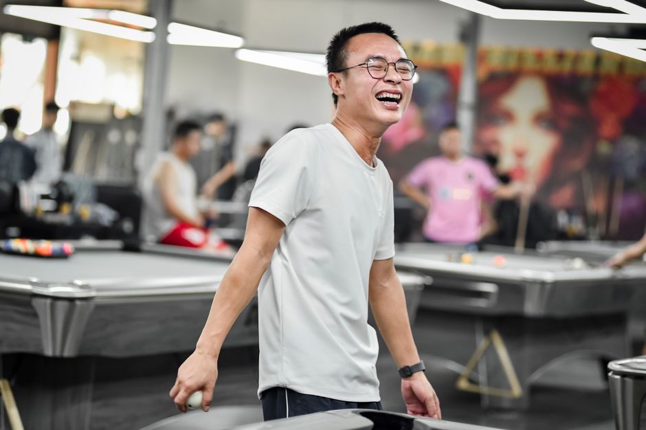 成都青羊区台球厅工装灯光地面全套施工怎么选？成本与避坑指南